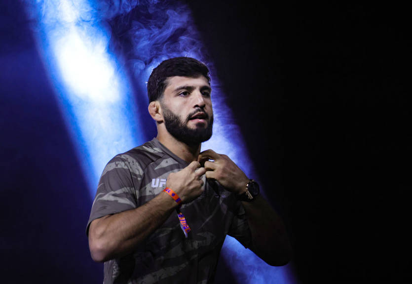 Боец UFC дисквалифицирован до конца года из-за драки с фанатом