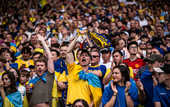 "Мир имеет цену": невероятный перфоманс украинских болельщиков на матче Украина - Бельгия "Мир имеет цену": невероятный перфоманс украинских болельщиков на матче Украина - Бельгия