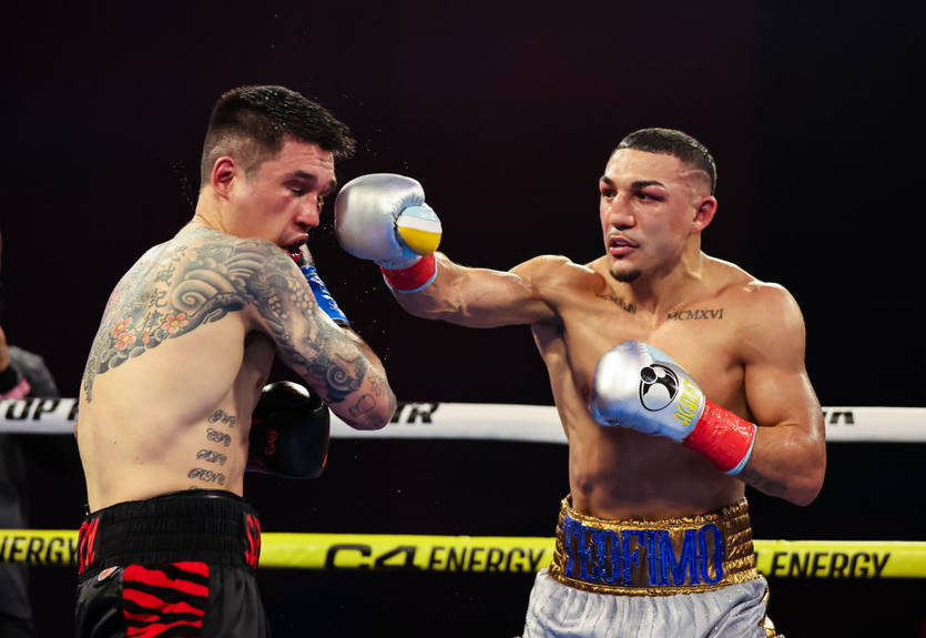 Лопес розгромив Клаггетта у титульному поєдинку: відео найкращих моментів бою Лопес розгромив Клаггетта у титульному поєдинку: відео найкращих моментів бою