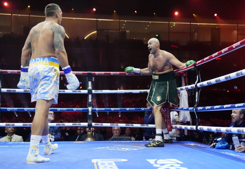 "Не роби цього": промоутер Ф'юрі звернувся до Тайсона перед реваншем з Усиком "Не роби цього": промоутер Ф'юрі звернувся до Тайсона перед реваншем з Усиком