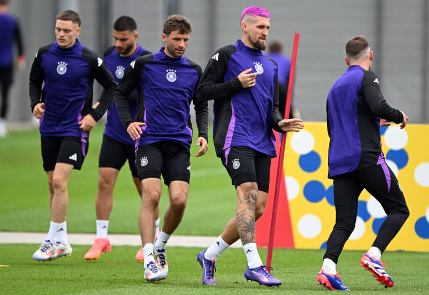 Вот это подготовка: Игроки сборной Германии научились печь хлеб в преддверии матча с Испанией