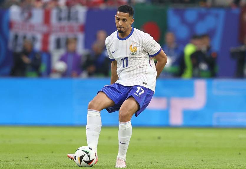 Центрбек збірної Франції поділився емоціями від проходу в півфінал Євро