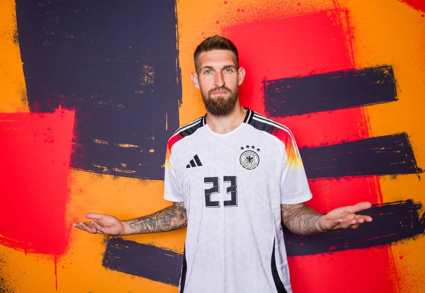 "Возможно, он чувствует себя женщиной": Легенда сборной Германии раскритиковал Андриха за окрашивание волос