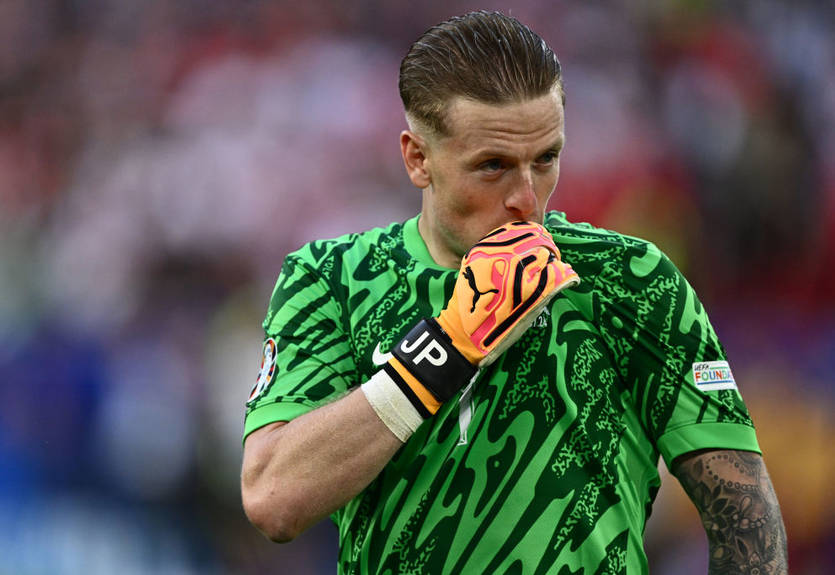 На пляшці у Пікфорда було написано, куди проб'є пенальті Аканджі На пляшці у Пікфорда було написано, куди проб'є пенальті Аканджі