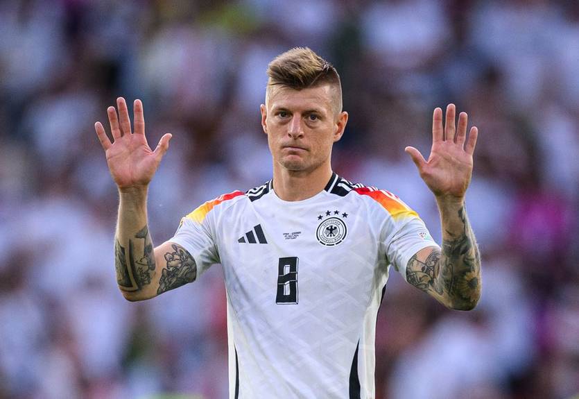 "Вот и все, спасибо футболу, конец": Кроос сделал прощальное заявление перед завершением карьеры "Вот и все, спасибо футболу, конец": Кроос сделал прощальное заявление перед завершением карьеры