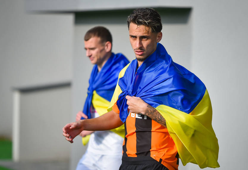 Борщ, ґудзик і нісенітниця від бразильців: Легіонери Шахтаря показали, як розмовляють українською