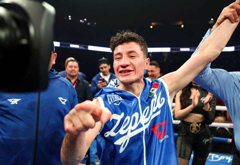 Непобежденный мексиканец бросил вызов Ломаченко