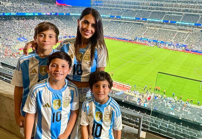 Передав привіт через усе поле: кохана Мессі привітала Лео з виходом у фінал Копа Америка-2024