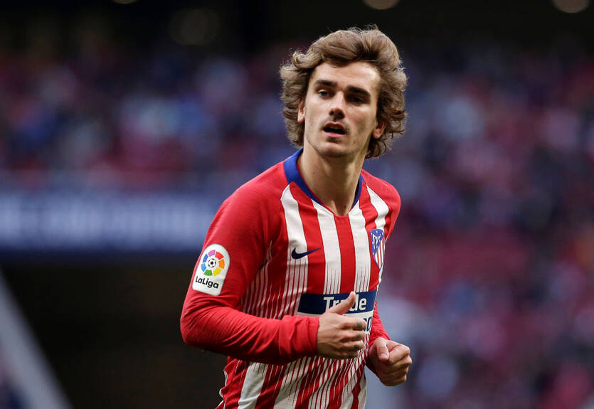 Милота дня: Гризманн показал, как спит с новорожденным сыном Милота дня: Гризманн показал, как спит с новорожденным сыном