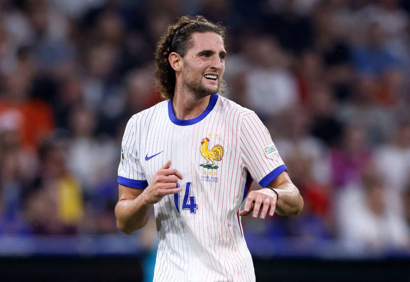 Агент Рабьо запропонував послуги хавбека англійським топ-клубам