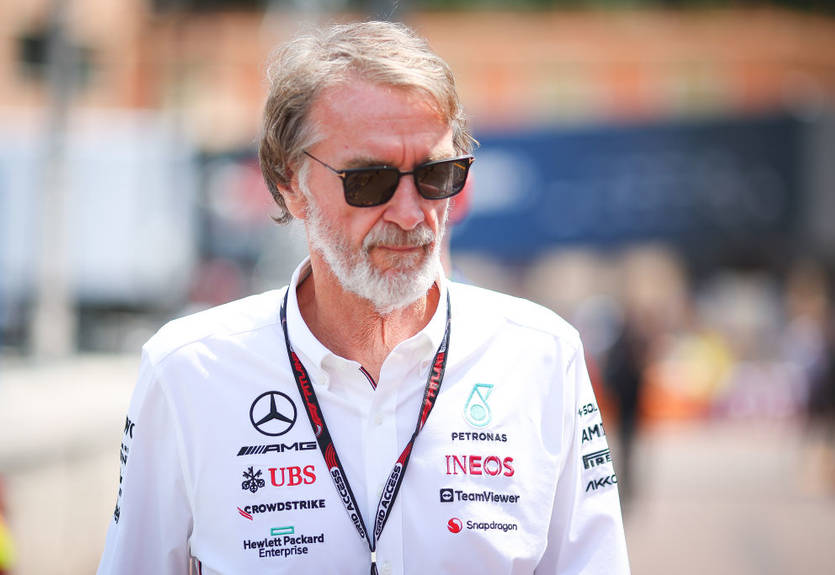 Владелец МЮ подколол игрока своей команды Владелец МЮ подколол игрока своей команды