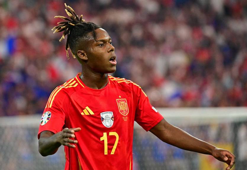 Барселона опережает Челси в гонке за лидера сборной Испании