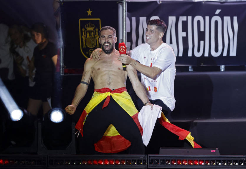 "Где Мусиала?": капитан сборной Испании жестко потроллил немца на чемпионском параде