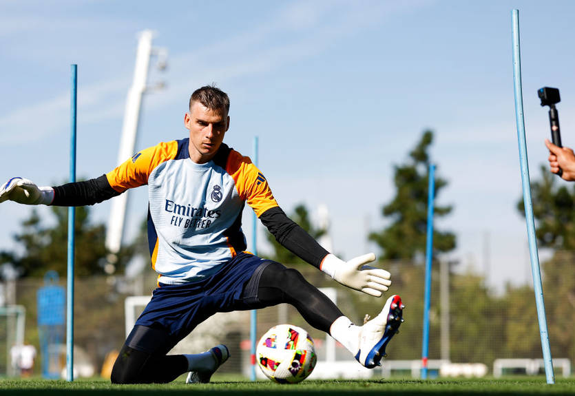 Лунін близький до того, щоб стати одноклубником Мудрика Лунін близький до того, щоб стати одноклубником Мудрика