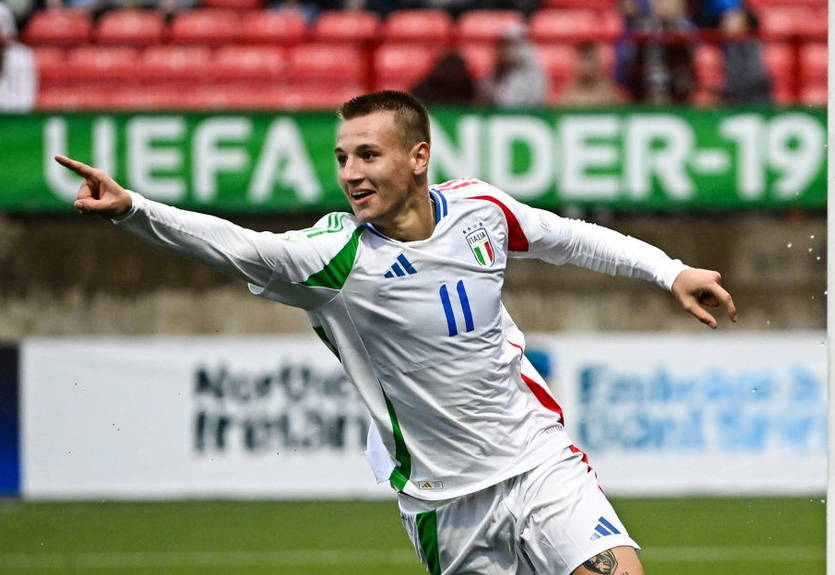 Юный вундеркинд Милана подписал первый профессиональный контракт с клубом