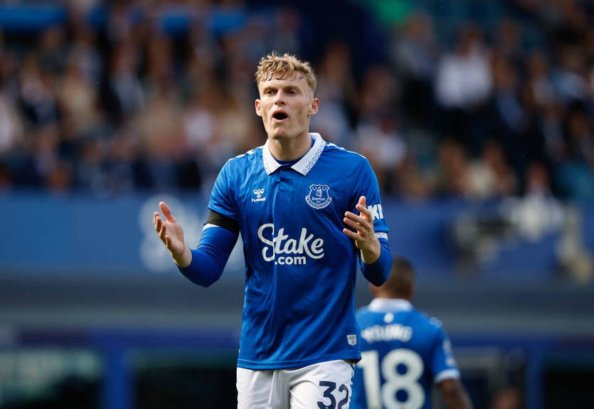 Эвертон "не приветствует" новые предложения Манчестер Юнайтед по Брантвейту