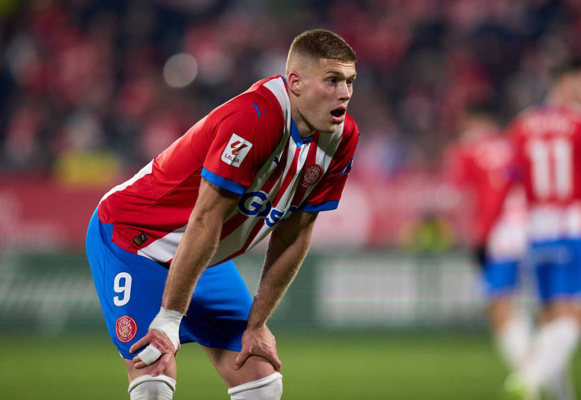 Рома и Жирона обсуждают сумму трансфера Довбика после согласия игрока на переход Рома и Жирона обсуждают сумму трансфера Довбика после согласия игрока на переход