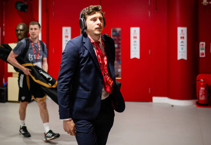 Моуринью собирается пригласить своего экс-подопечного в Фенербахче Моуринью собирается пригласить своего экс-подопечного в Фенербахче