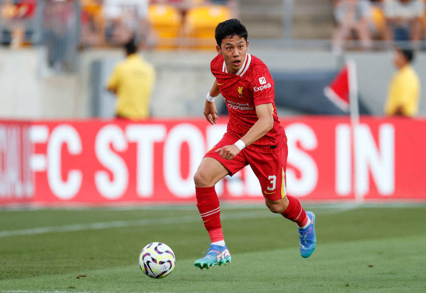 Ливерпуль отказался продавать полузащитника Марселю Ливерпуль отказался продавать полузащитника Марселю