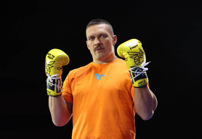 Усик сообщил, когда начнет тренировочный лагерь перед реваншем с Фьюри