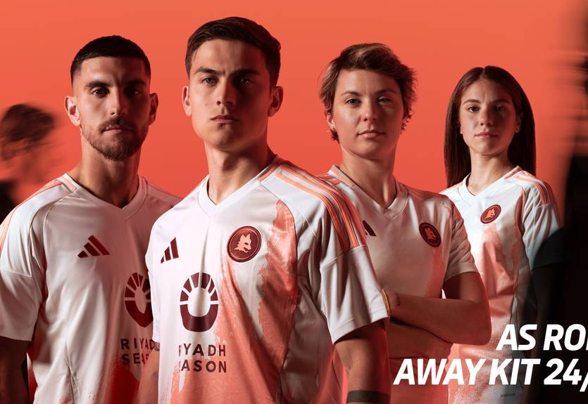 Рома перед трансфером Довбика презентувала нову форму