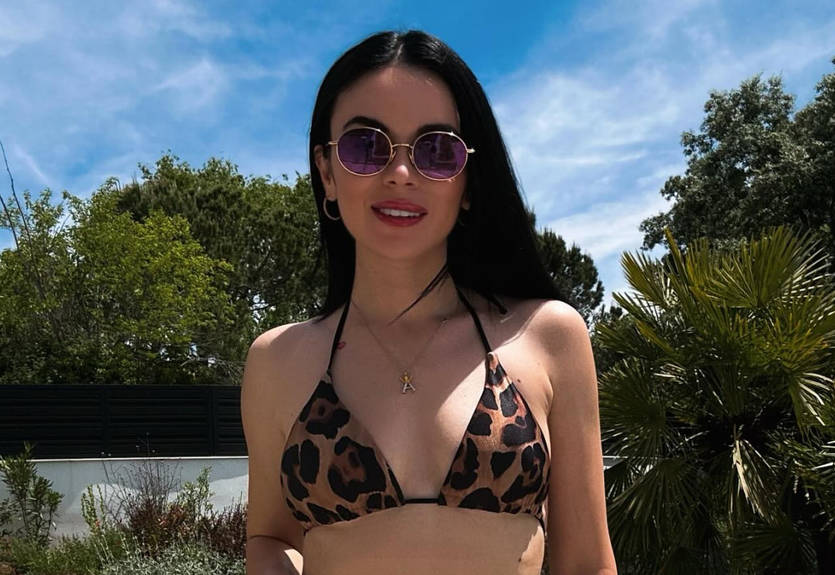 Кохана Луніна показала сексуальні фотографії в купальнику Кохана Луніна показала сексуальні фотографії в купальнику