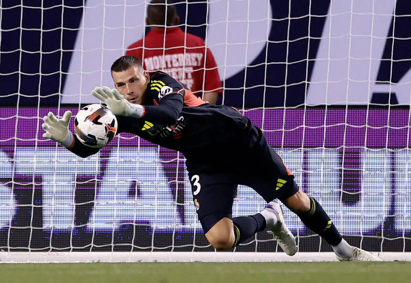 Лунін натякнув, де продовжить кар'єру