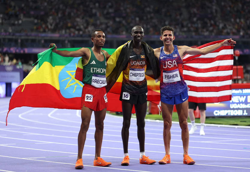 У бігу на 10 000 метрів 13 спортсменів перевершили олімпійський рекорд