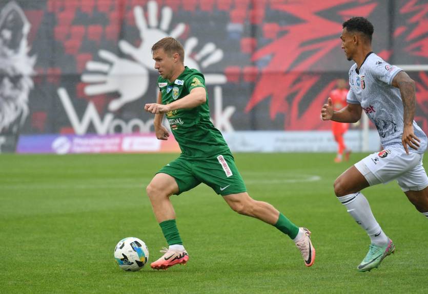 Верес та Карпати нульовою нічиєю відкрили новий сезон УПЛ Верес та Карпати нульовою нічиєю відкрили новий сезон УПЛ