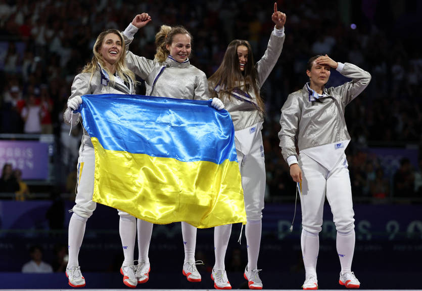 Кадри ейфорії: Україна взяла дебютне золото Олімпіади-2024 - перші емоції тріумфаторок