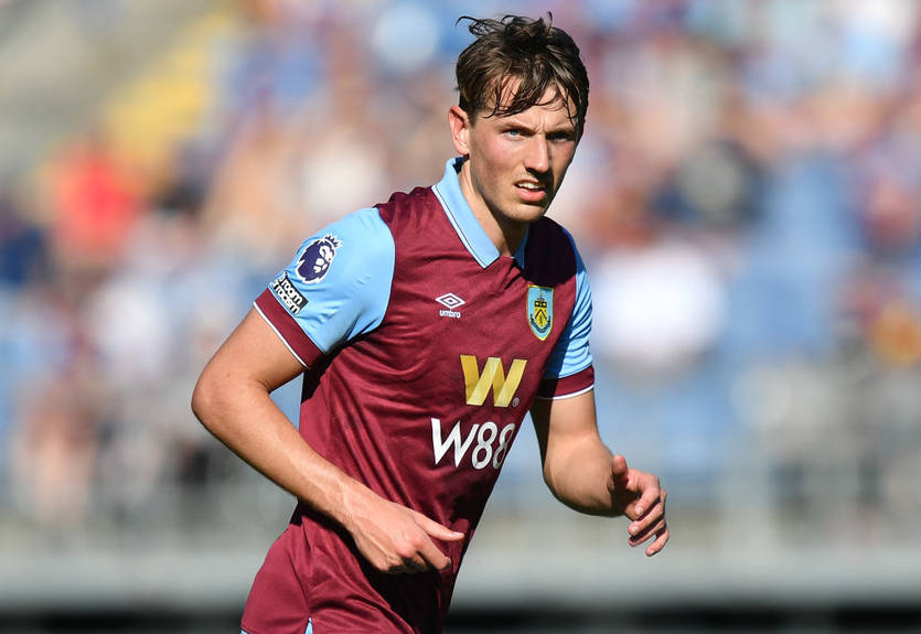 Манчестер Юнайтед переключився на іншого хавбека через завищені вимоги ПСЖ за Угарте