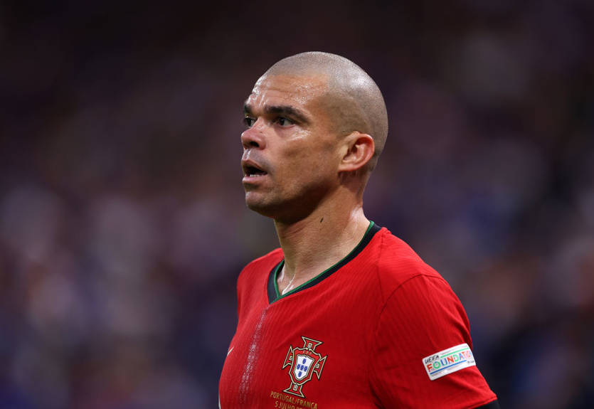 Легенда сборной Португалии необычно объявил о завершении карьеры