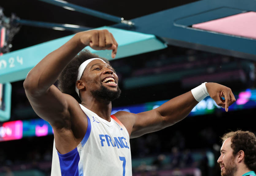 "Жду второго шанса": сенсация плей-офф Олимпиады нацелилась на возвращение в НБА "Жду второго шанса": сенсация плей-офф Олимпиады нацелилась на возвращение в НБА