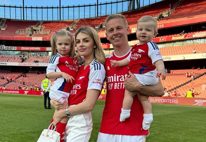 Семейное дело: Дочь Зинченко впервые вывела отца на матч Семейное дело: Дочь Зинченко впервые вывела отца на матч