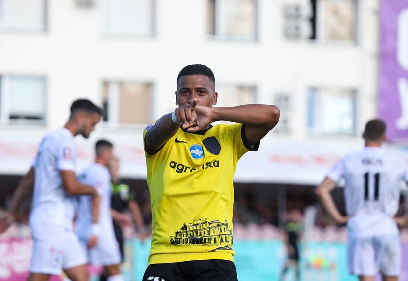 Александрия в своем первом матче в сезоне обыграла ЛНЗ