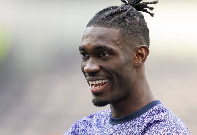 Тоттенхэм отстранил игрока из-за видео, где он вдыхает веселящий газ