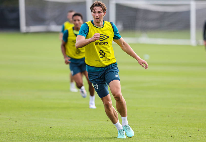 Забарный и Зинченко получили средние оценки за сегодняшние матчи АПЛ, Миколенко - один из худших у Эвертона