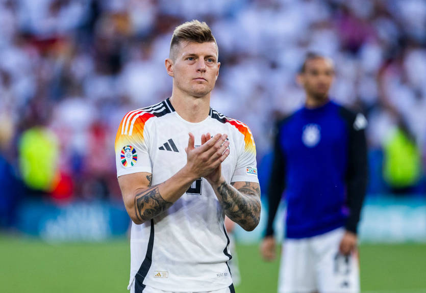 "Отпуск для бывших футболистов": Кроос опубликовал селфи, которое розорвало сеть