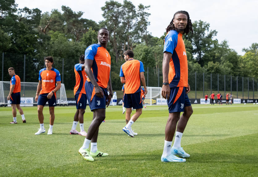 Два игрока Ювентуса травмировались в первом матче Серии А