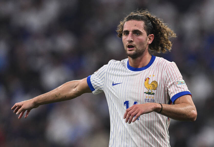 Рабьо отказал трем топ-клубам ради АПЛ Рабьо отказал трем топ-клубам ради АПЛ