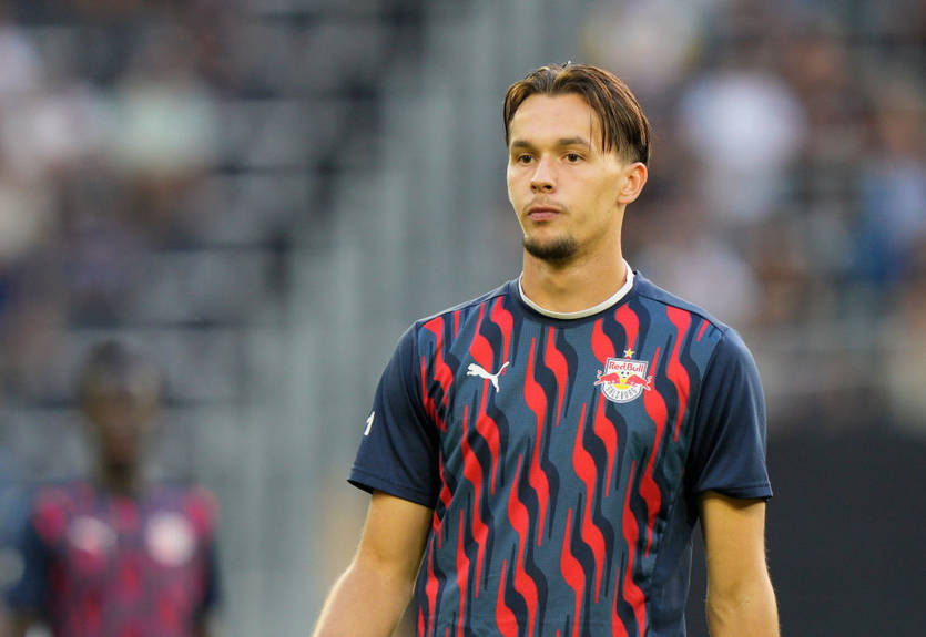 "Футболист Динамо был сумасшедшим": защитник Зальцбурга оценил поединок в отборе ЛЧ "Футболист Динамо был сумасшедшим": защитник Зальцбурга оценил поединок в отборе ЛЧ