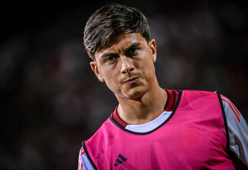 Звездный конкурент Довбика остается в Роме – футболист отклонил предложение из Саудовской Аравии