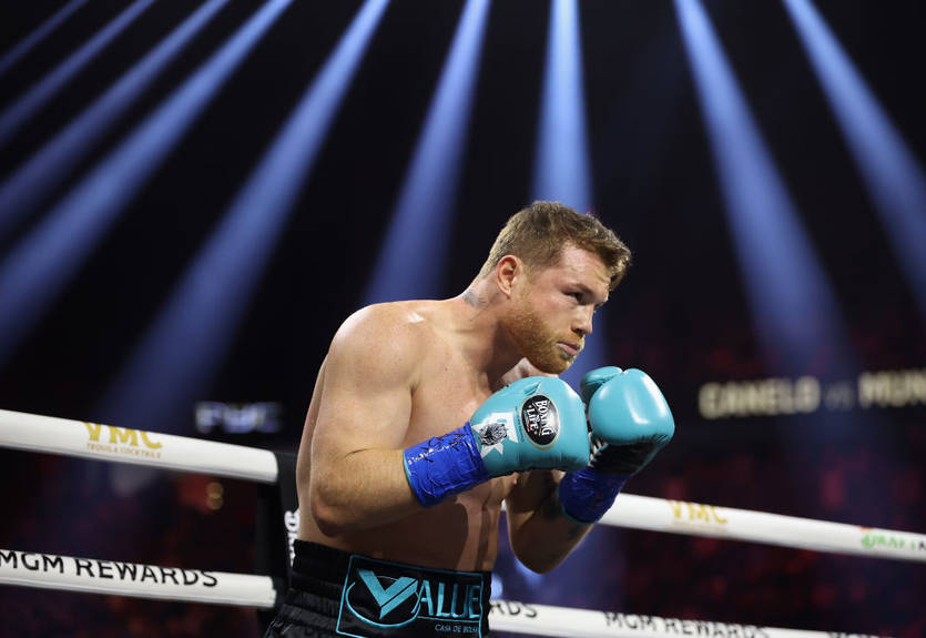 "Мне ничего не нужно": Альварес оценил вероятность боя с Кроуфордом