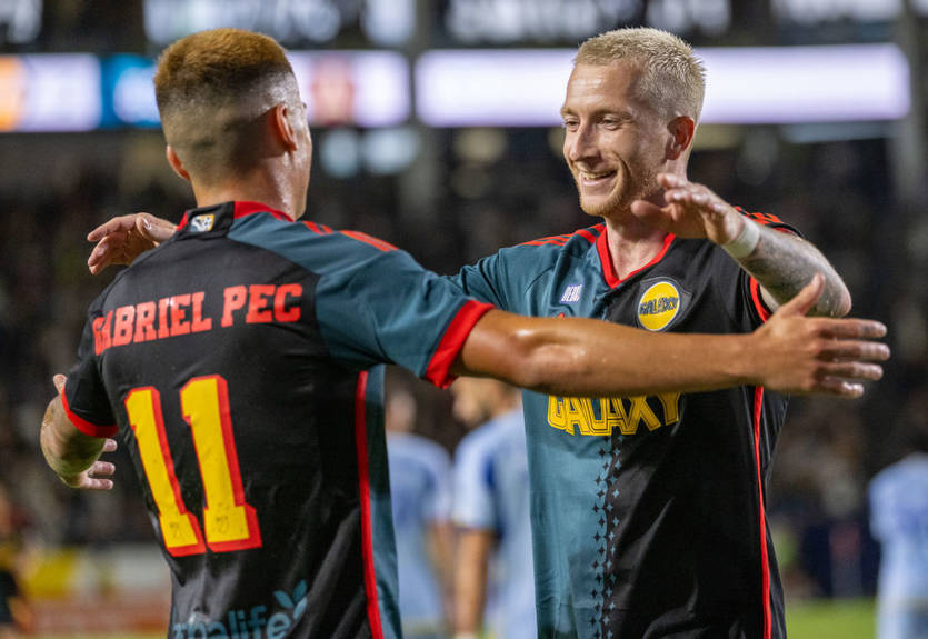 Ройс отличился голом и ассистом в дебютном матче в МЛС Ройс отличился голом и ассистом в дебютном матче в МЛС