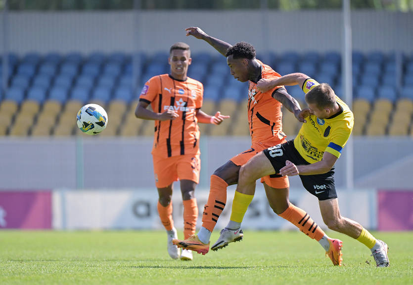 Леоненко разнес футболистов Шахтера после провального старта в УПЛ Леоненко разнес футболистов Шахтера после провального старта в УПЛ