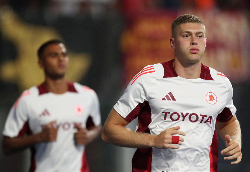 Довбик - в старті на перший домашній матч Роми в сезоні