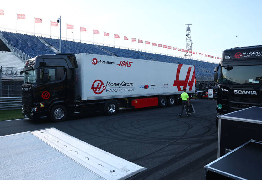 Хаас не зміг забрати боліди та обладнання з Нідерландів через проблеми з російською компанією