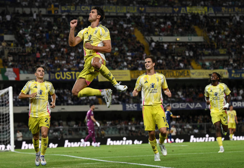 Дубль Влаховича помог Ювентусу разгромить на выезде Верону