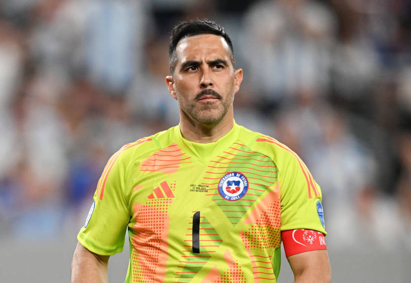 Экс-зірка Барселони і Манчестер Сіті оголосив про завершення кар'єри