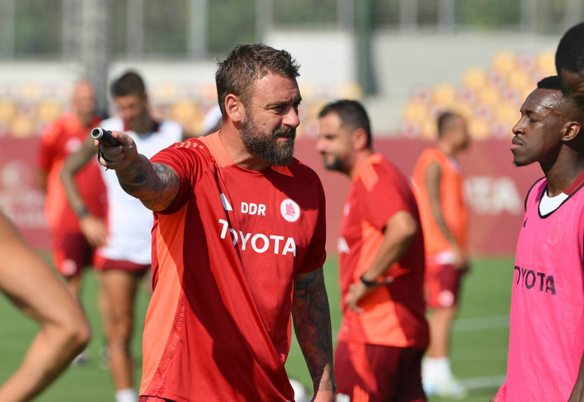 Де Россі побився з одноклубником Довбика